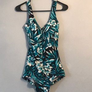Super cute bathing suit